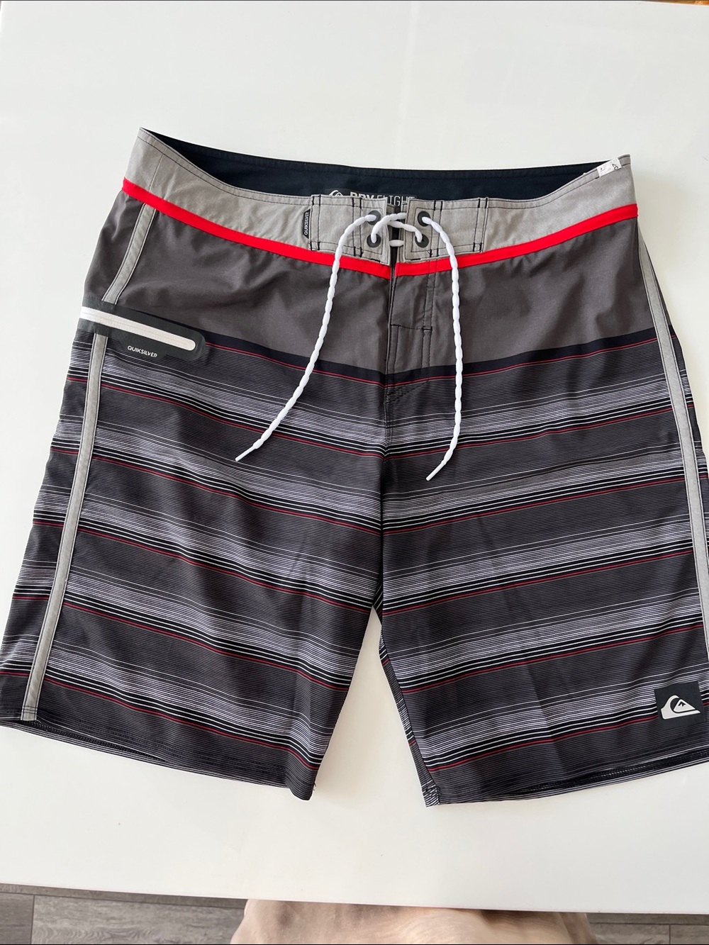 Quiksilver Men’s Surfsilk Gray Swim Board Shorts with Red Accents